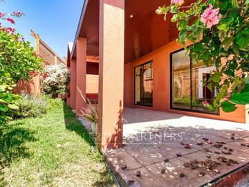 Venta casa de 6 dormitorios con piscina en Jardines del Sur