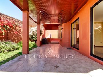 Venta casa de 6 dormitorios con piscina en Jardines del Sur