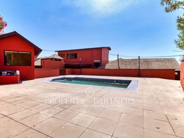 Venta casa de 6 dormitorios con piscina en Jardines del Sur