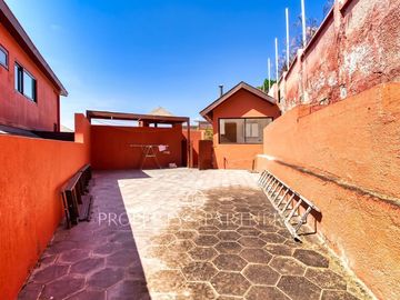 Venta casa de 6 dormitorios con piscina en Jardines del Sur