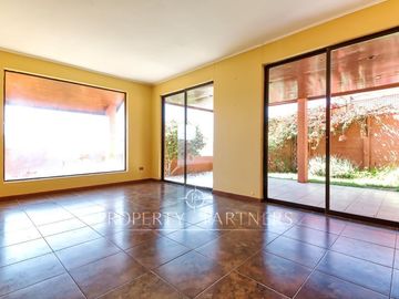 Venta casa de 6 dormitorios con piscina en Jardines del Sur