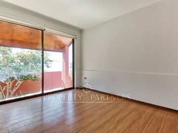 Venta casa de 6 dormitorios con piscina en Jardines del Sur