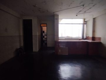 En Venta Amplio Local Comercial de 3 Pisos en San Martin de Porres