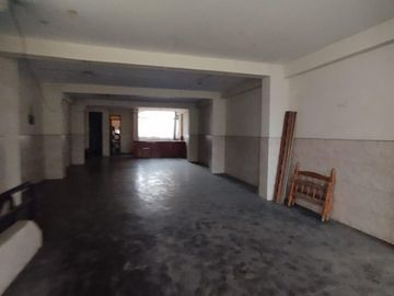 En Venta Amplio Local Comercial de 3 Pisos en San Martin de Porres