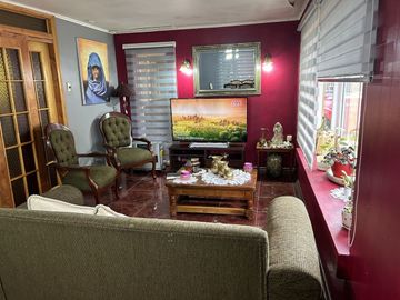 Amplio sitio y casa en Avenida Inés de Suarez, Temuco. Comercial y residencial