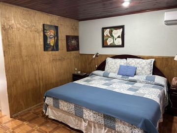 Amplio sitio y casa en Avenida Inés de Suarez, Temuco. Comercial y residencial