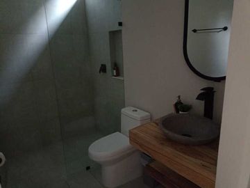 CASA EN VENTA UBICADA EN EL RETIRO VIA DON DIEGO LA FE