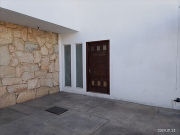 VENDO GRAN CASA EN COLONIA MANUEL SABINO CRESPO
