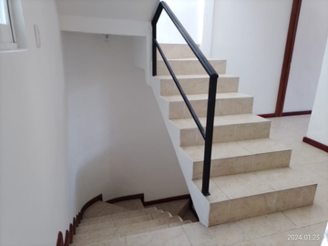 VENDO GRAN CASA EN COLONIA MANUEL SABINO CRESPO