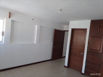 VENDO GRAN CASA EN COLONIA MANUEL SABINO CRESPO