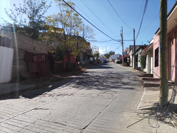 VENDO GRAN CASA EN COLONIA MANUEL SABINO CRESPO