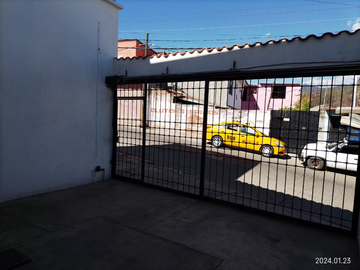 VENDO GRAN CASA EN COLONIA MANUEL SABINO CRESPO