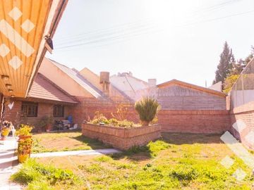 Venta casa 3 dorm - Sta Genoveva - Neuquen