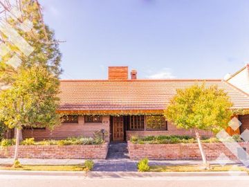 Venta casa 3 dorm - Sta Genoveva - Neuquen