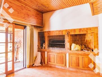 Venta casa 3 dorm - Sta Genoveva - Neuquen