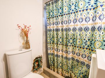 CASA DOS DORMITORIOS JARDIN PISCINA PUERTO ROLDAN BARRIO CERRADO