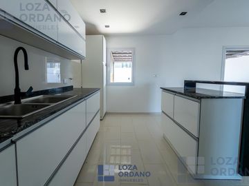 DUPLEX 3 DORMITORIOS MANANTIALES