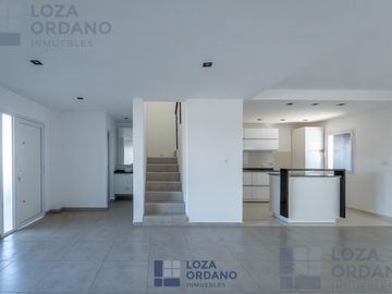 DUPLEX 3 DORMITORIOS MANANTIALES