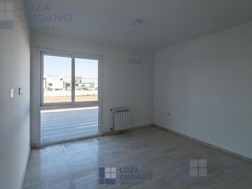 DUPLEX 3 DORMITORIOS MANANTIALES