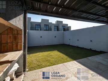 DUPLEX 3 DORMITORIOS MANANTIALES