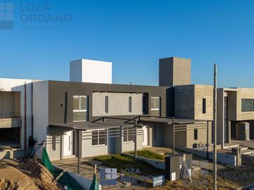 DUPLEX 3 DORMITORIOS MANANTIALES