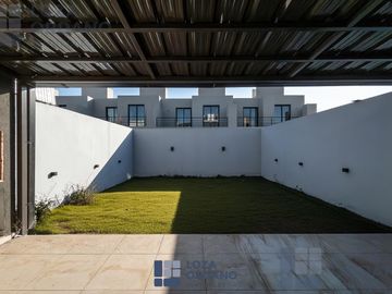 DUPLEX 3 DORMITORIOS MANANTIALES