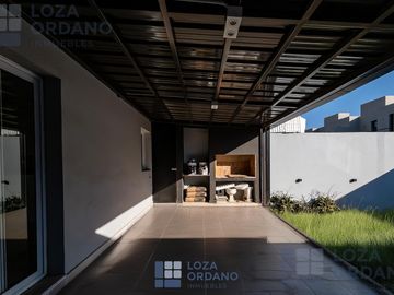 DUPLEX 3 DORMITORIOS MANANTIALES