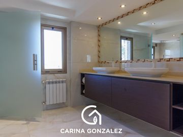 Departamento piso completo, centrico, ciudad de Neuquén
