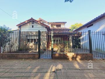 Casa en Villa Ballester - Venta - Cuatro ambientes - lote 15 mts x 50 mts.