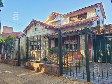 Casa en Villa Ballester - Venta - Cuatro ambientes - lote 15 mts x 50 mts.