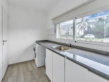 Casa en  venta y alquiler