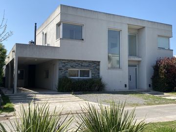 Casa en  venta y alquiler