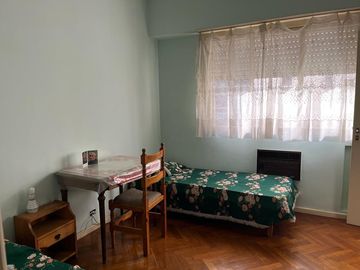 Departamento - Caballito , a pasos de Primera Junta ( Subte ) y Av . Rivadavia .