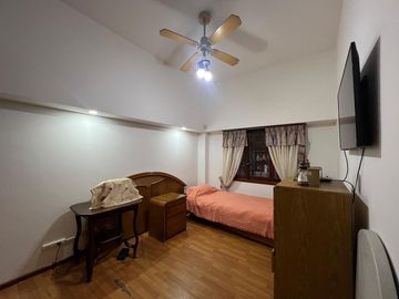 PH de cuatro ambientes a la venta en Sarandi