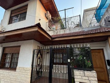 PH de cuatro ambientes a la venta en Sarandi