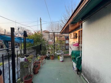 PH de cuatro ambientes a la venta en Sarandi
