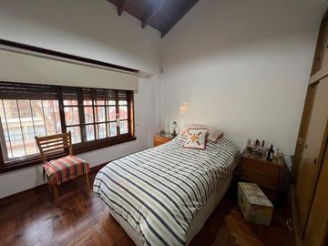 PH de cuatro ambientes a la venta en Sarandi