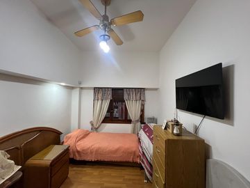 PH de cuatro ambientes a la venta en Sarandi
