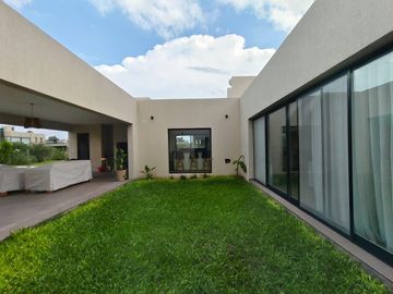 VENTA/PERMUTA - Casa 3 dormitorios - Barrio Cerrado Puerto Roldán.