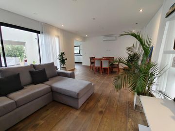 VENTA/PERMUTA - Casa 3 dormitorios - Barrio Cerrado Puerto Roldán.