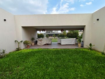 VENTA/PERMUTA - Casa 3 dormitorios - Barrio Cerrado Puerto Roldán.