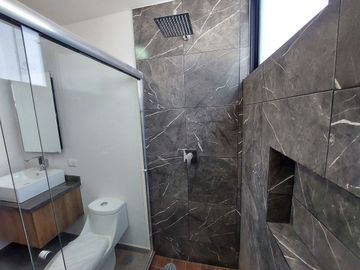 VENTA DE CASA EN BELMONTE TRES RECAMARAS Y FAMILY ROOM, CUAUTLANCINGO, PUEBLA.