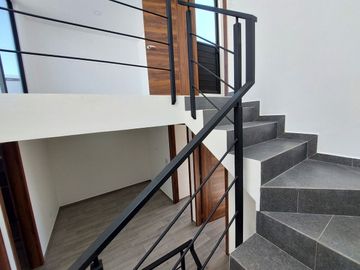 VENTA DE CASA EN BELMONTE TRES RECAMARAS Y FAMILY ROOM, CUAUTLANCINGO, PUEBLA.