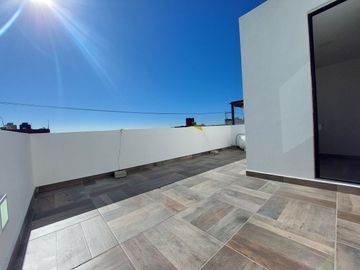 VENTA DE CASA EN BELMONTE TRES RECAMARAS Y FAMILY ROOM, CUAUTLANCINGO, PUEBLA.