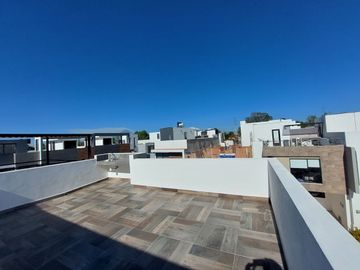 VENTA DE CASA EN BELMONTE TRES RECAMARAS Y FAMILY ROOM, CUAUTLANCINGO, PUEBLA.