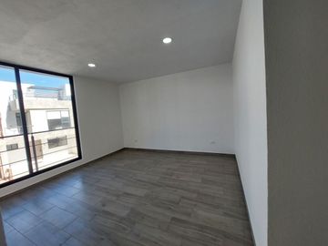 VENTA DE CASA EN BELMONTE TRES RECAMARAS Y FAMILY ROOM, CUAUTLANCINGO, PUEBLA.