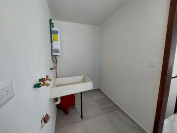 VENTA DE CASA EN BELMONTE TRES RECAMARAS Y FAMILY ROOM, CUAUTLANCINGO, PUEBLA.
