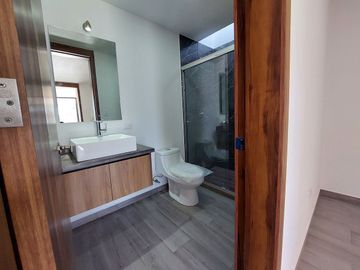 VENTA DE CASA EN BELMONTE TRES RECAMARAS Y FAMILY ROOM, CUAUTLANCINGO, PUEBLA.