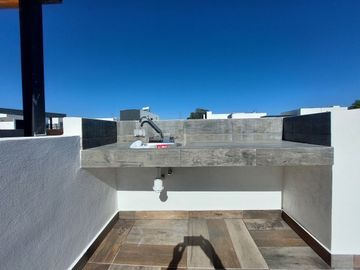 VENTA DE CASA EN BELMONTE TRES RECAMARAS Y FAMILY ROOM, CUAUTLANCINGO, PUEBLA.