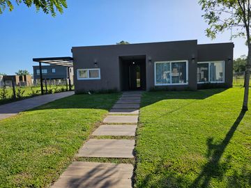 VENTA CASA AMOBLADA Y EQUIPADA EN SANTO TOMAS PILAR
